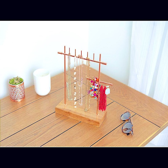 Rose gold jewelry stand w/ mini T-bar - Picture 1 of 2